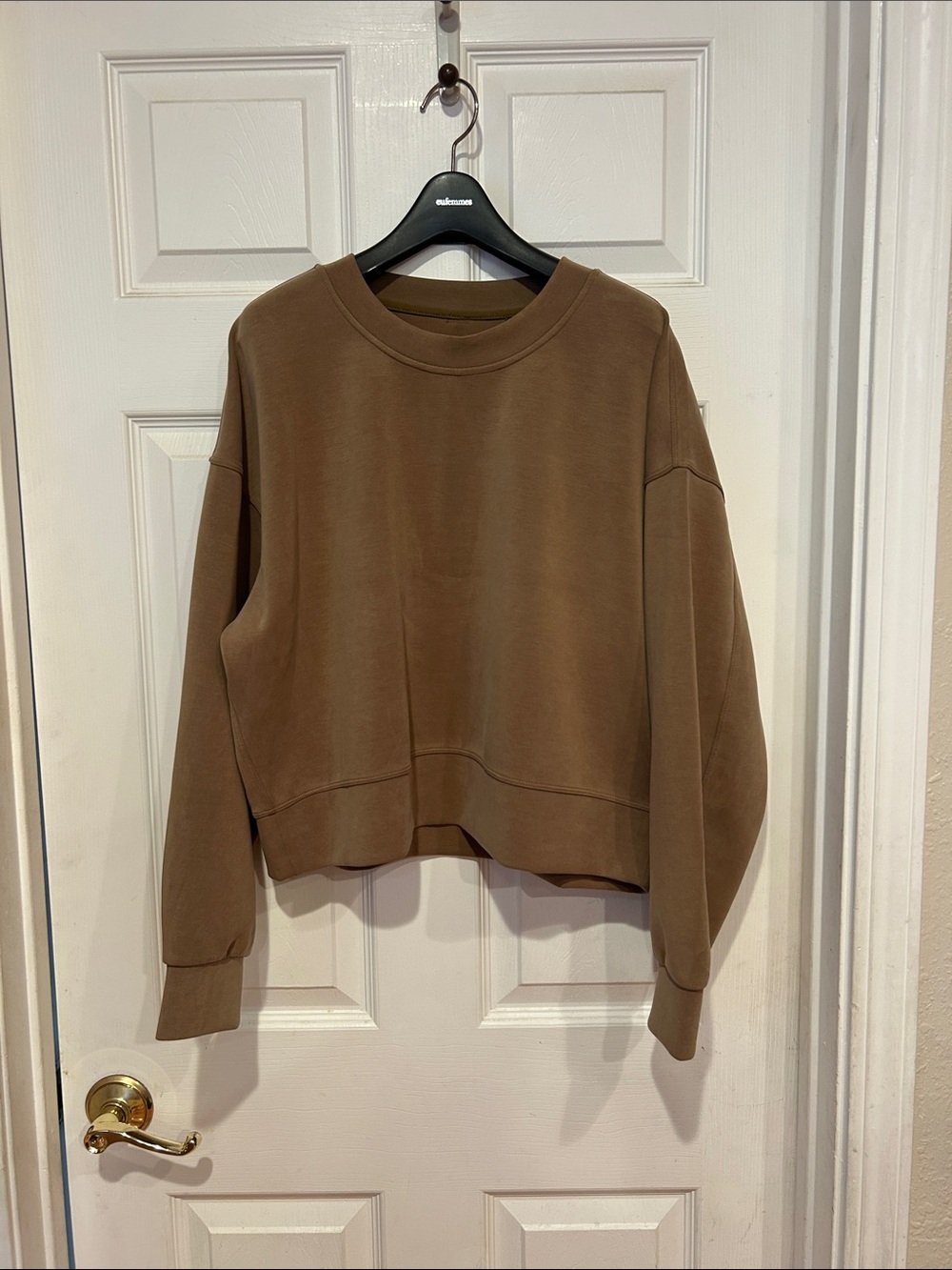 lululemon athletica Cropped Sweatshirt in Brown